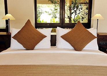 gal-bawa-garden-room1